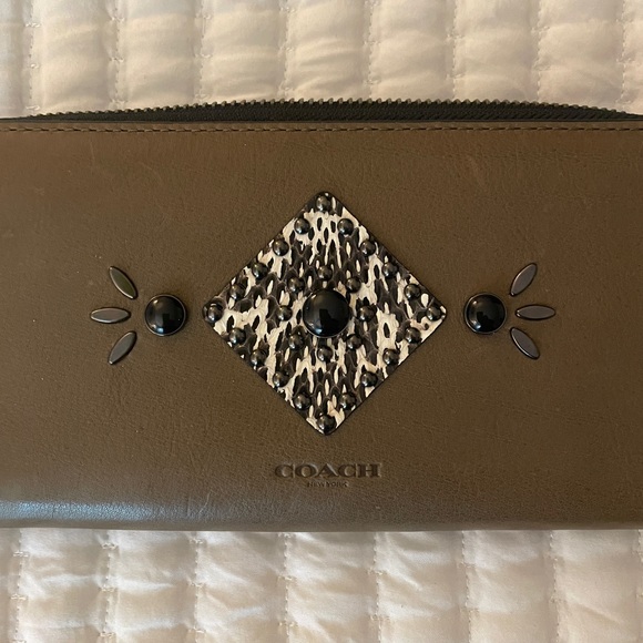 Coach Wallet - Picture 3 of 10